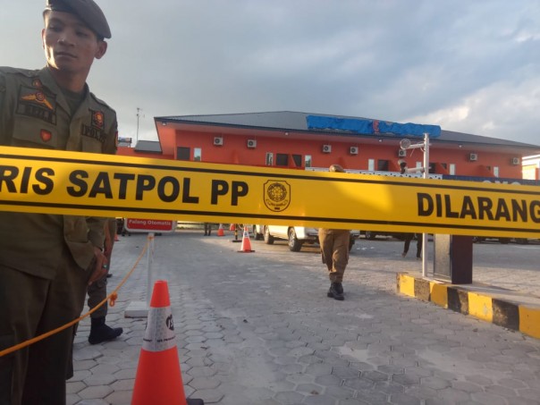 Hotel MBC Pekanbaru dan DNA FUN disegel Satpol PP Pekanbaru (foto/int)
