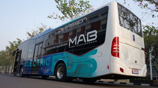 Bus listrik untuk operasional karyawan Garuda Indonesia