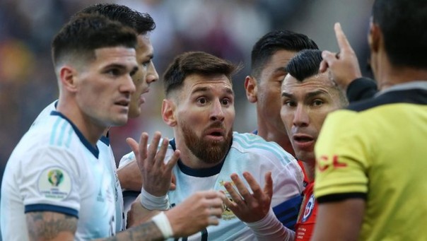 Messi diusir dari lapangan saat Argentina berlaga lawan Chile (foto/int)