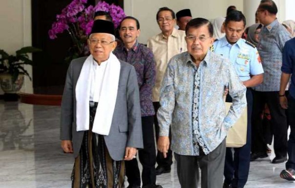 Wakil Presiden Jusuf Kalla bersama Wakil Presiden terpilih KH Maruf Amin saat pertemuan di Kantor Wapres, Jakarta, belum lama ini. Foto; int 