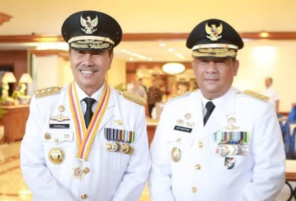 Syamsuar dan Edy Natar usai dilantik menjadi Gubernur dan Wakil Gubernur Riau