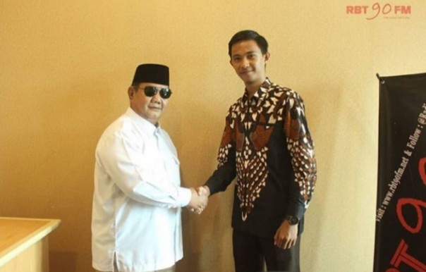 Sony atau Jokowi KW saat bersama Prabowo KW (foto/int)