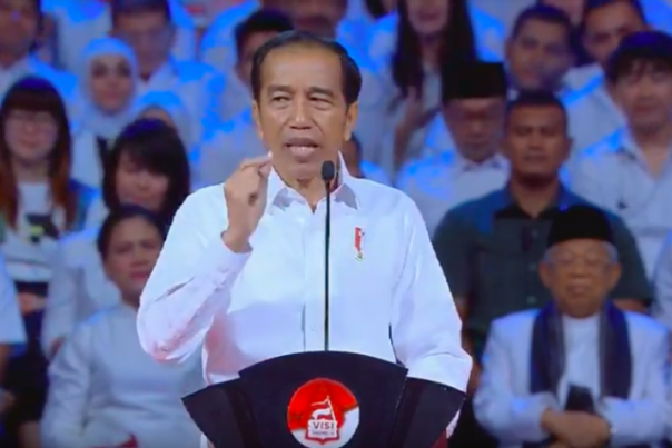 Jokowi berpidato dalam acara Visi Indonesia, yang menerangkan program kerja yang akan dilaksanakannya selaku presiden terpilih. Foto: int 