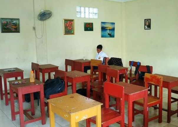 Suasana ruang belajar di SMP Swasta di Bekasi/foto:kompas