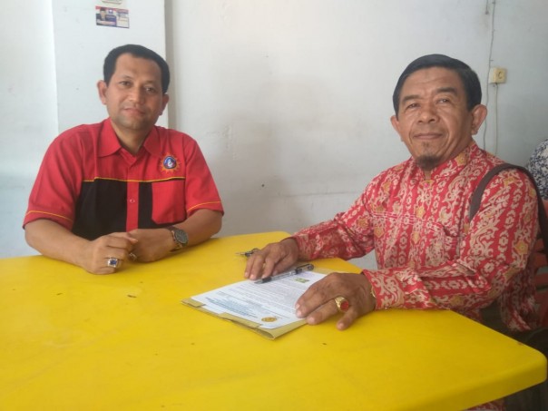 Ketua PD Muhammadiyah Pekanbaru, Drs. H. Syafrizal Syukur didampingi sekretaris Aldia Witra, SE, MI.Kom 