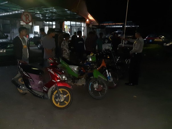 Jajaran Kepolisian Sektor (Polsek) Kecamatan Mandau, Kabupaten Bengkalis terus melaksanakan razia balapan liar/hari