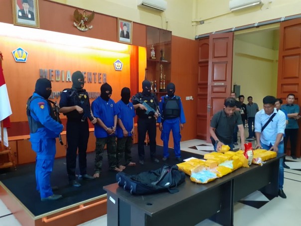 Bea Cukai Dumai Gagalkan Penyelundupan 27,6 Kg Sabu dan 20 ribu butir ekstasi dari Malaysia