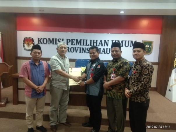 KPU Pelalawan menyerahkan Hasil pleno ke KPU Provinsi Riau /ardi