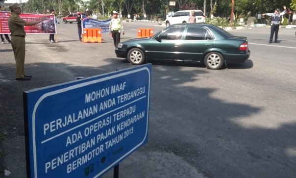 Razia pajak kendaraan yang dilakukan oleh Bapenda Riau, Kamis, 25 Juli 2019 di MTQ