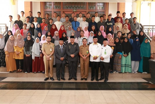 Bupati Siak Alfedri lepas 138 siswa berprestasi asal Kabupaten Siak/lin