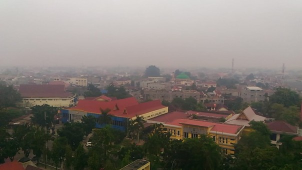 Pekanbaru masih tertutup kabut asap (foto/int)