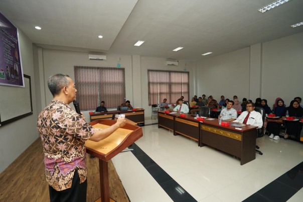 Rektor UIR mengapresiasi kegiatan  Karya Tulis Ilmiah Empat Provinsi