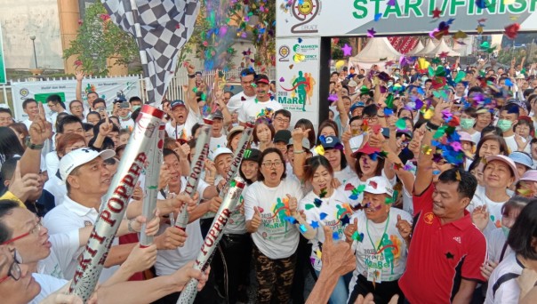 Gubernur Riau, Syamsuar dan Ketua IKPTB Toni membuka secara langsung MaRe Family Fun Run 