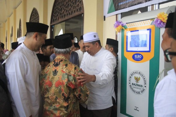 Bupati HAlfedri saat melakukan kunjungan di Masjid Raya Sultan Yahya Abdul Jalil Muzafarsyah Minas. /lin