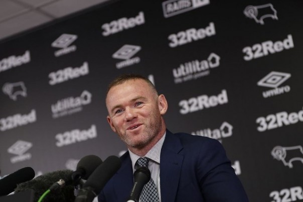 Wayne Rooney yang resmi membela Derby County mulai musim 2020 mendatang. Foto: int 