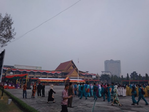 Upacara Hari Jadi Riau ke 62 Tahun diselimuti kabut asap