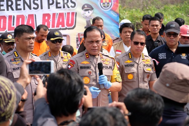 Kapolda Riau Irjen Pol Widodo Eko Prihastopo menyebutkan PT SSS sebagai tersangka koorporasi pembakar lahan di Kabupaten Pelalawan.