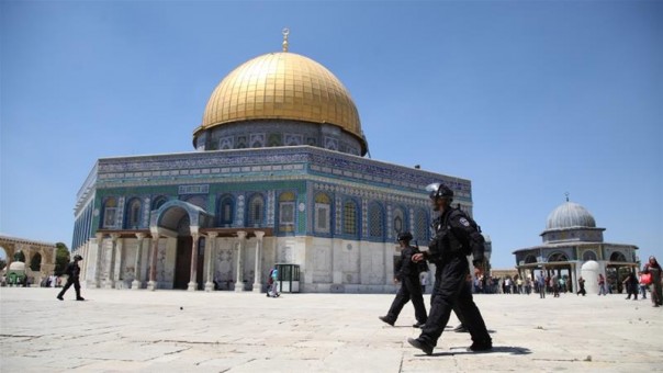 Tentara Israel mengepung Masjid Al-Aqsa