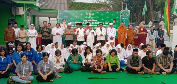 PWNU Riau mengadakan doa bersama dengan tokoh lintas agama untuk meminta diturunkannya hujan di Riau