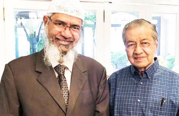 dr Zakir Naik dan Perdana Menteri Malaysia, Mahathir Mohamad. Foto: int 