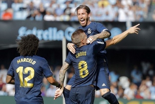 Toni Kroos merayakan golnya ke gawang Celta Vigo dengan Sergio Ramos dan Marcelo. Foto: int 