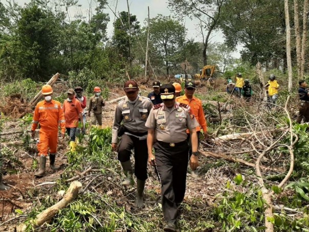 Kapolda Riau Irjen Pol Widodo Eko Prihastopo melakukan patroli udara ke Kabupaten Pelalawan.