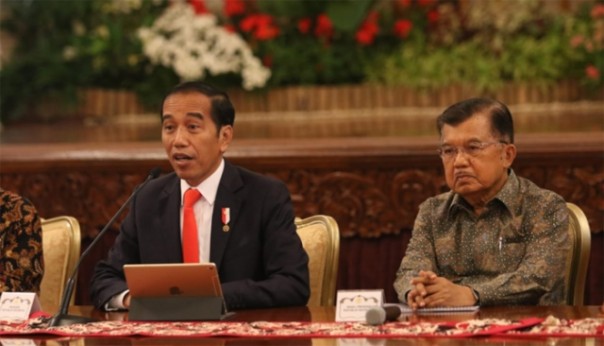 Presiden Jokowi didampingi Wapres JK saat mengumumkan lokasi ibukota negara yang baru. Foto: int 
