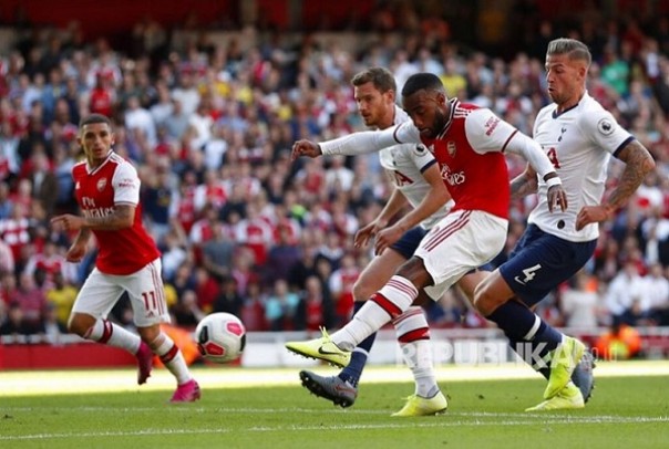 Alexandre Lacazette mencetek gol perdana untuk Arsenal. Foto: int 