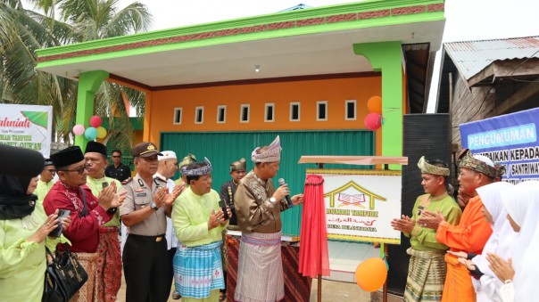 Wakil Bupati Indragiri Syamsuddin Uti meresmikan Rumah Tahfidz Raudhatul Quran/rgo