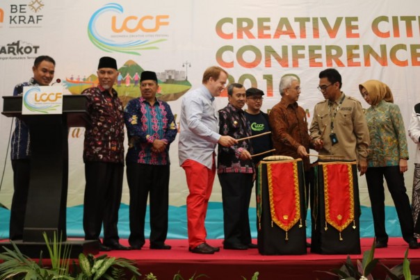 Bupati Siak Alfedri menghadiri kegiatan Forum Creative Cities Conference bersempena Indonesia Creative Cities Festival (ICCF) 2019/lin