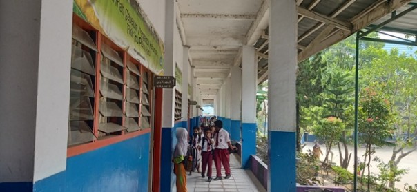 SDN Bernas Kabupaten Pelalawan memulangkan siswanya lebih awal/ardi