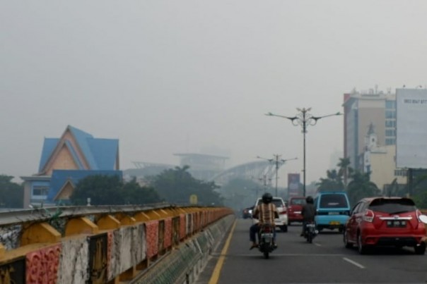 Ibu Kota Provinsi Riau, Pekanbaru pernah diselimuti kabut asap parah pada tahun 2014 lalu (foto/int)