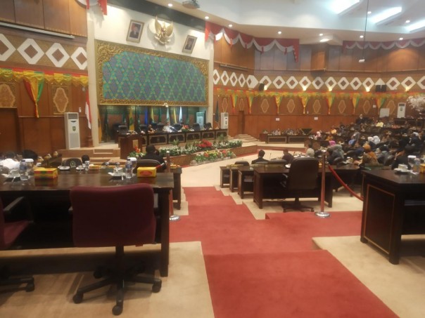 Paripurna pengumuman pembentukan Fraksi di DPRD Riau