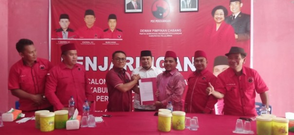 Mantan Ketua DPRD Pelalawan H Nasaruddin, SH MH mendaftarkan diri sebagai Bakal Calon Bupati Pelalawan/ardi