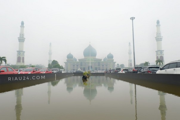 Kabut asap menyelimuti Pekanbaru, Riau