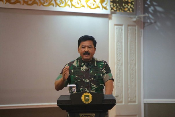 Panglima TNI, Marsekal Hadi Tjahjanto