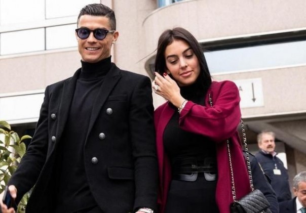 Cristiano Ronaldo dan sang kekasih Georgina Rodriguez. Foto: int 