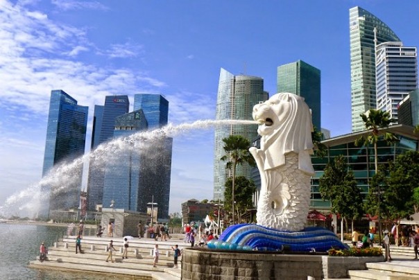 Patung Merlion yang identik dengan Singapura. Foto: int 