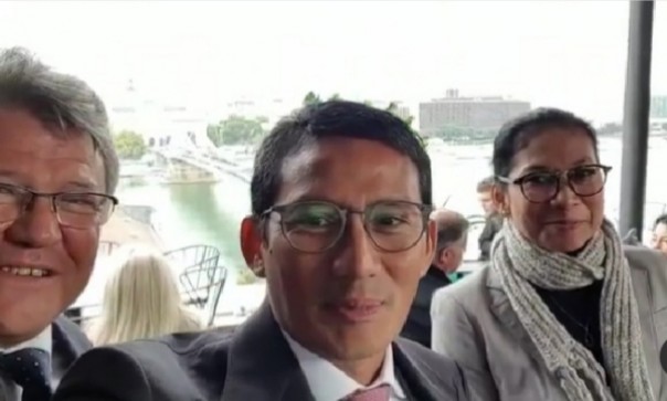 Warganet raaim mengadu ke Sandiaga Uno yang sedang berada di Budapest (foto/int)