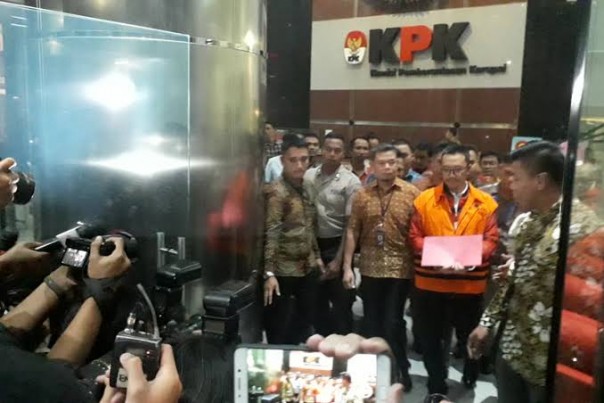 Usai Diperiksa, KPK Tahan Imam Nahrawi