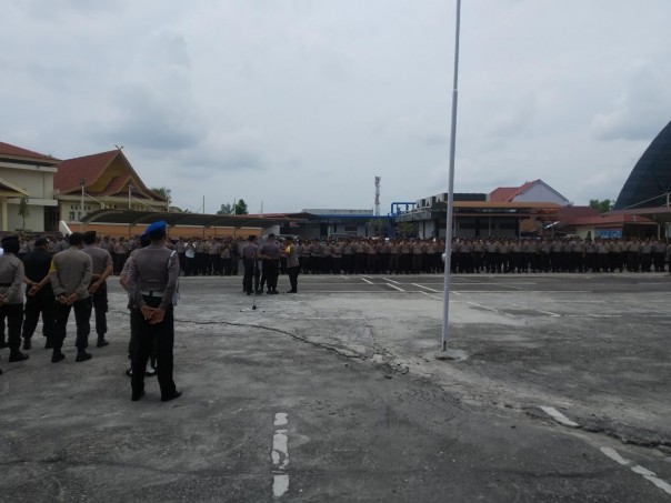 Apel gabungan pengamanan TNI dan Polri jelang aksi unjuk rasa di kantor DPRD Riau
