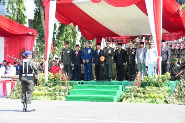 Danrem 031/WB pimpin upacara HUT TNI Ke 74 di Prkanbaru
