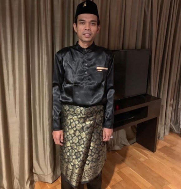 Ustaz Abdul Somad pakai baju Melayu (foto/int)
