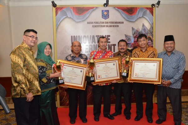 Pemerintah Provinsi (Pemprov) Riau meraih penghargaan Innovative Goverment Award 2019 sebagai provinsi terinovatif peringkat kelima dari Kemendagri (foto: istimewa)