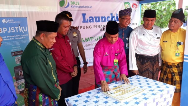 BPJS Ketenagakerjaan telah melaunching Kampung Pinang Sebatang Timur sebagai Kampung Sadar Jaminan Sosial Tenaga Kerja (foto/lin)