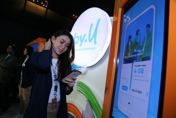 Telkomsel meluncurkan by.U sebuah produk digital telco pertama yang menyediakan pengalaman digital end-to-end bagi segmen Gen Z di Indonesia. Mengusung tagline “Semuanya Semaunya”, by.U didesain khusus sesuai dengan karakter dan kebutuhan para digital savvy.