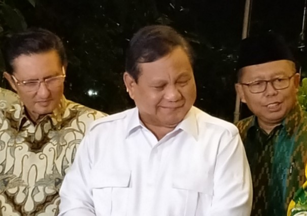 Ketum Gerindra Prabowo Subianto saat berada di kediamannya (foto/bisma)