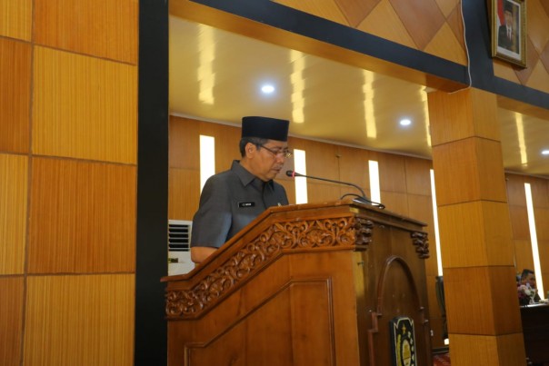 Sekretaris Daerah Kabupaten Siak T. S. Hamzah menghadiri Rapat Paripurna DPRD Kabupaten Siak (foto/lin)