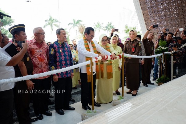 Jaksa Agung H.M Prasetyo Meresmikan Gedung Kejati Riau Yang Baru.