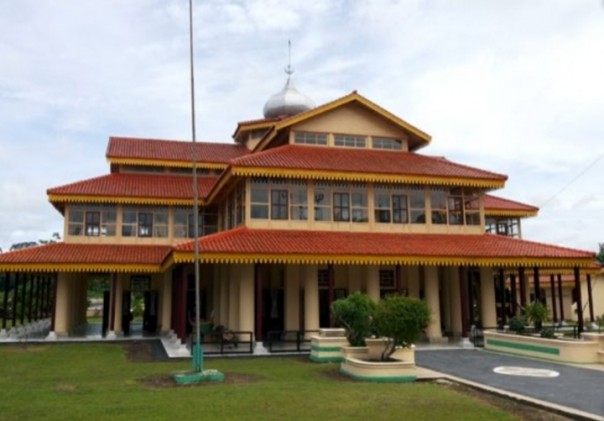 Balai Kerapatan Tinggi Siak dibangun tahun 1886 pada masa pemerintah Sultan Syarif Hasyim, Sultan Siak ke XI (foto/lin)